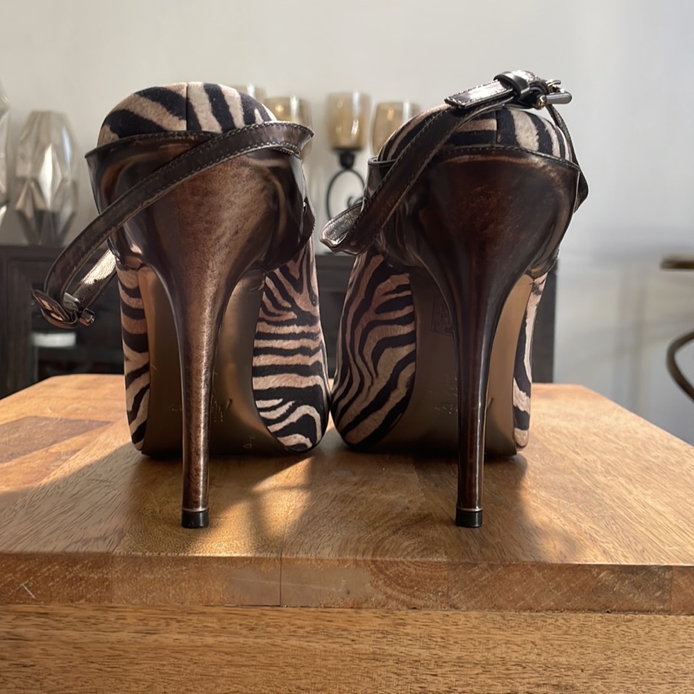 Heels - Picture 3 of 6